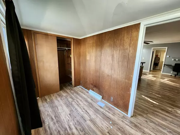 Benton, IL 62812,211 Charles ST