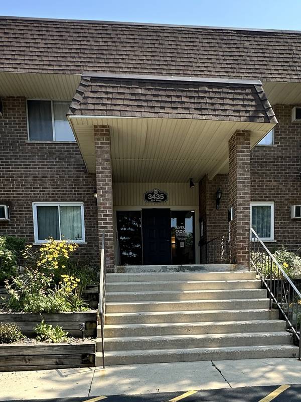 3435 83rd ST #C18, Woodridge, IL 60517