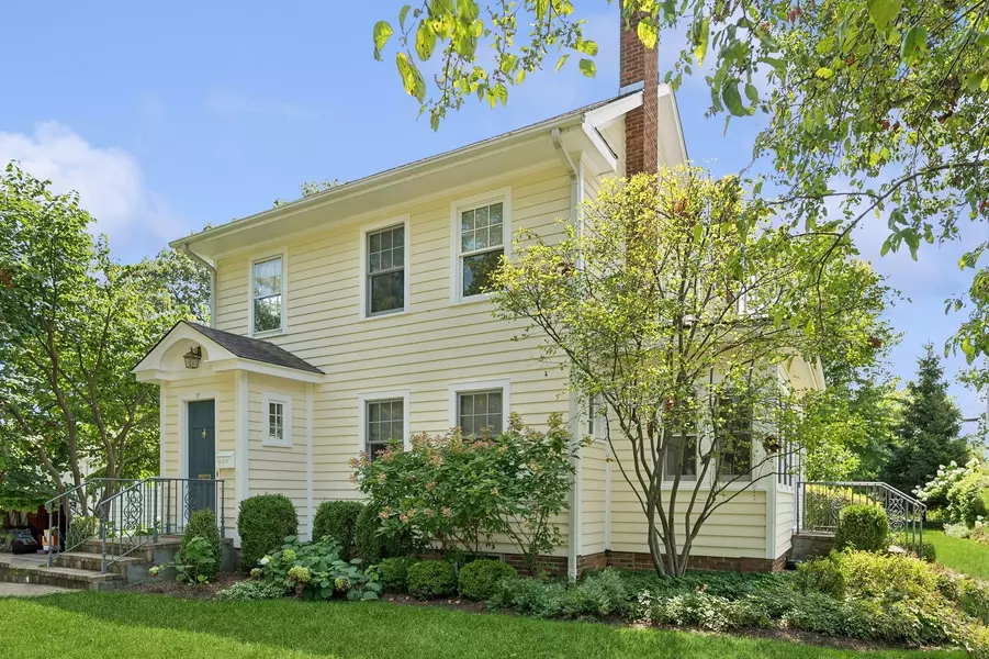 117 E North AVE, Lake Bluff, IL 60044