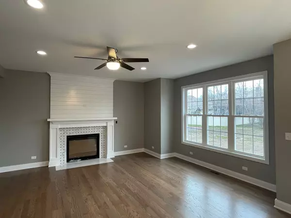 Bartlett, IL 60103,1697 Gerber RD
