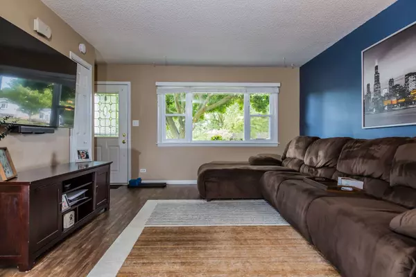 Bartlett, IL 60103,1005 APPLE VALLEY DR