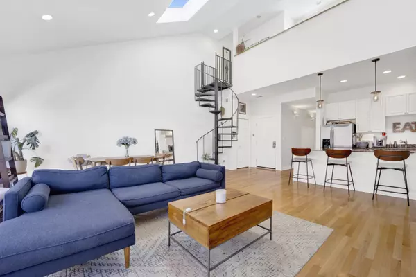 821 W Superior ST #4 Chicago, IL 60622