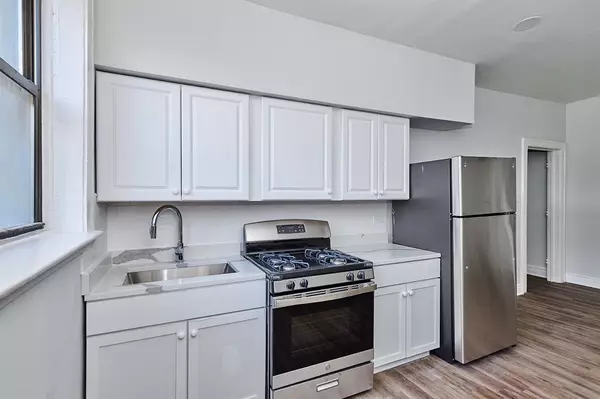 5457 S Everett AVE #2A, Chicago, IL 60615