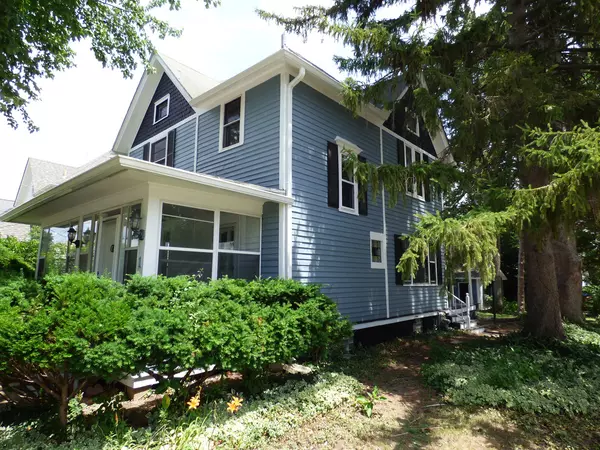 Elgin, IL 60123,1 N worth AVE