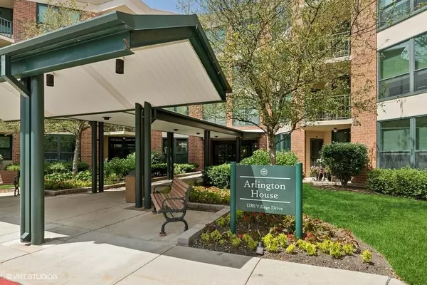 1280 N Village DR #313A, Arlington Heights, IL 60004