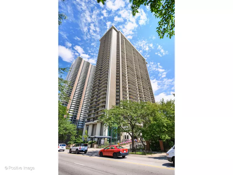 6007 N Sheridan RD #8B, Chicago, IL 60660