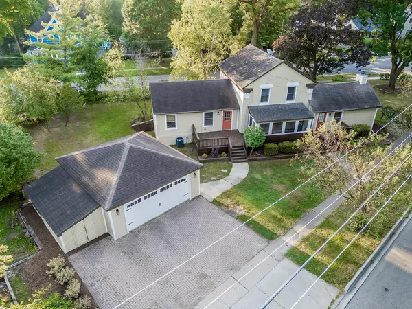 522 DEAN ST, Woodstock, IL 60098