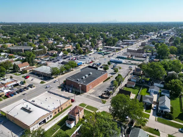Brookfield, IL 60513,8911 Ogden AVE