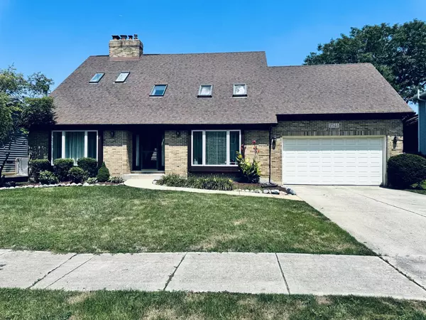 2545 Leach DR, Naperville, IL 60564