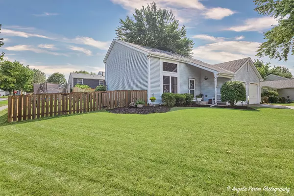 Crystal Lake, IL 60014,1097 Windridge DR