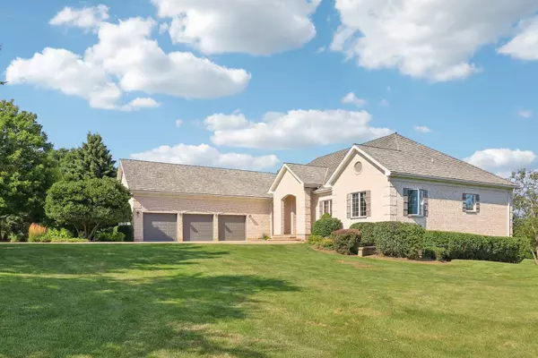 Spring Grove, IL 60081,8757 Country Shire LN