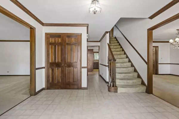 Naperville, IL 60563,820 Morven CT