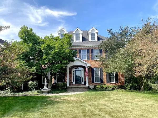 66 Katrina LN, Sleepy Hollow, IL 60118