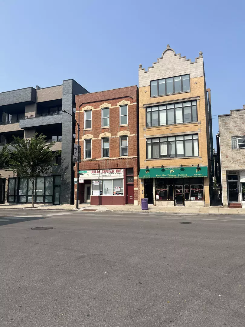 Chicago, IL 60642,1520 W Chicago AVE #STORE