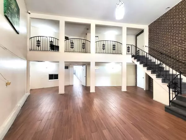 Mundelein, IL 60060,31 Washington BLVD #105