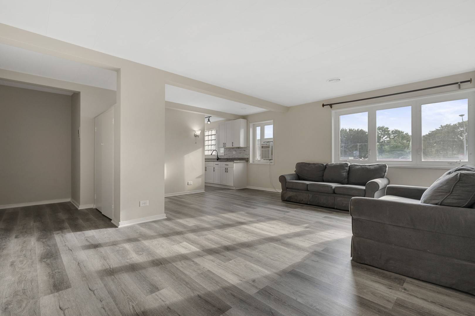 River Forest, IL 60305,7204 Oak AVE #3SE