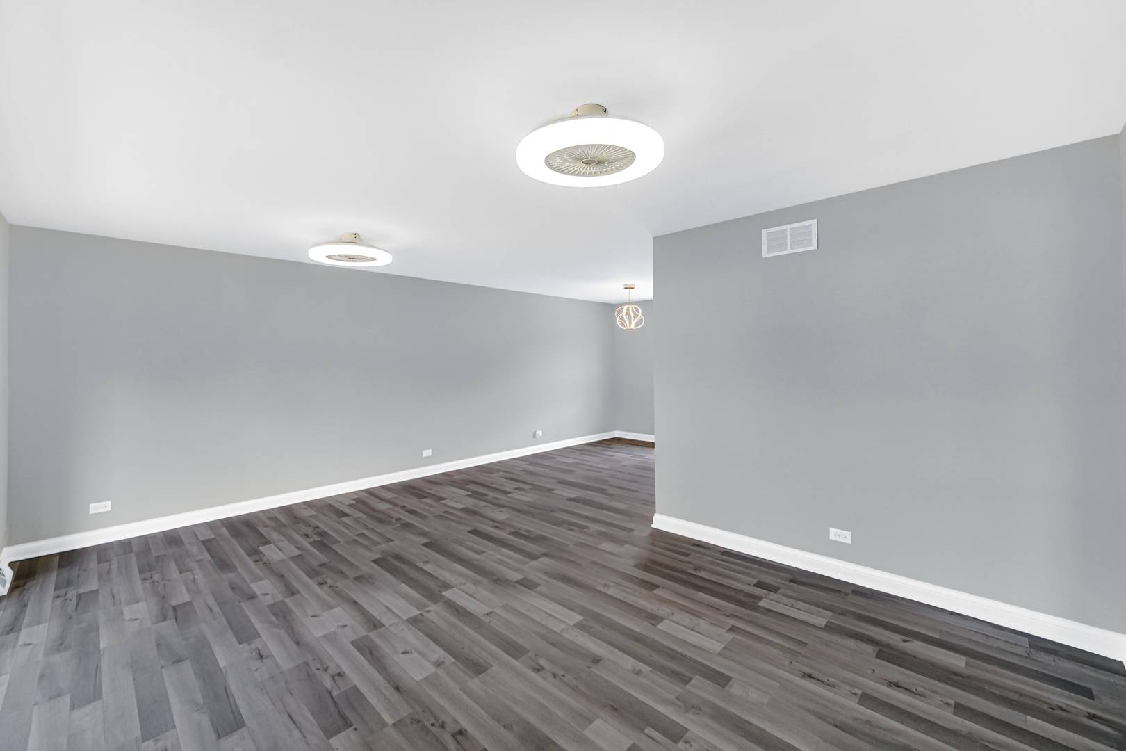 Hazel Crest, IL 60429,2813 Greenwood RD