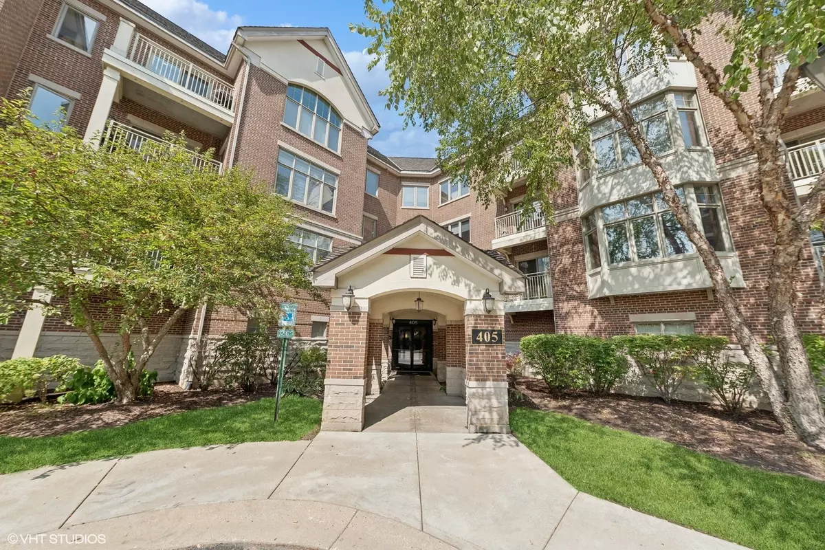 Lincolnshire, IL 60069,405 Village Green CT #404