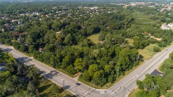 1N312 Bloomingdale RD, Carol Stream, IL 60188