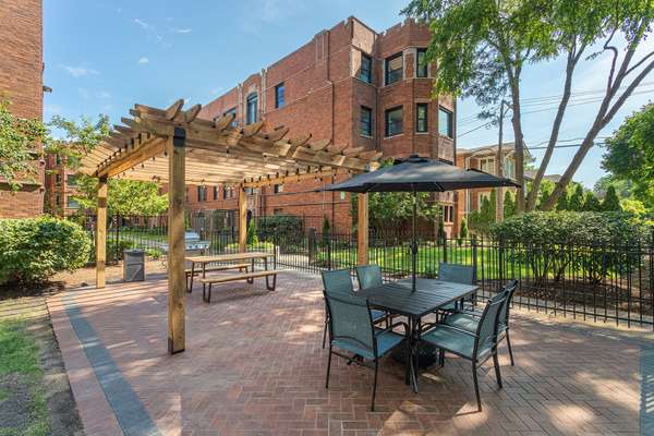 1550 W Juneway TER #3D, Chicago, IL 60626