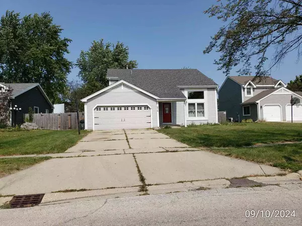 676 Concord DR, Crystal Lake, IL 60014