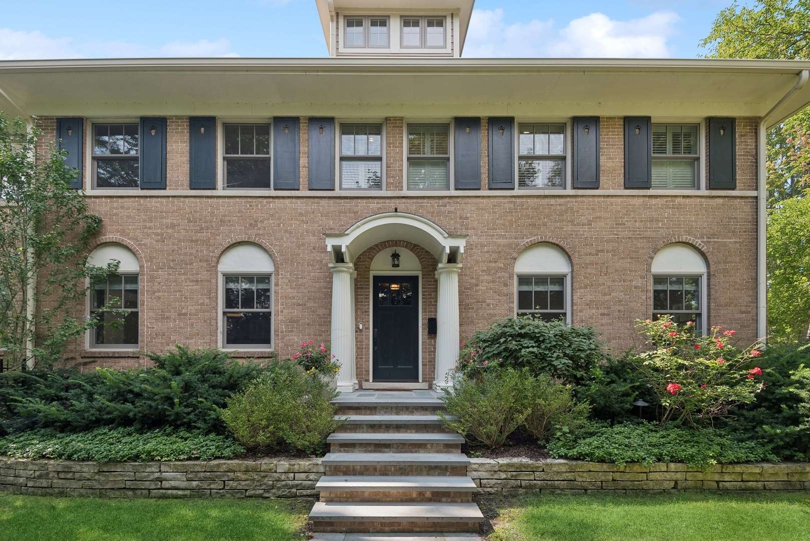 Wilmette, IL 60091,221 Greenleaf AVE