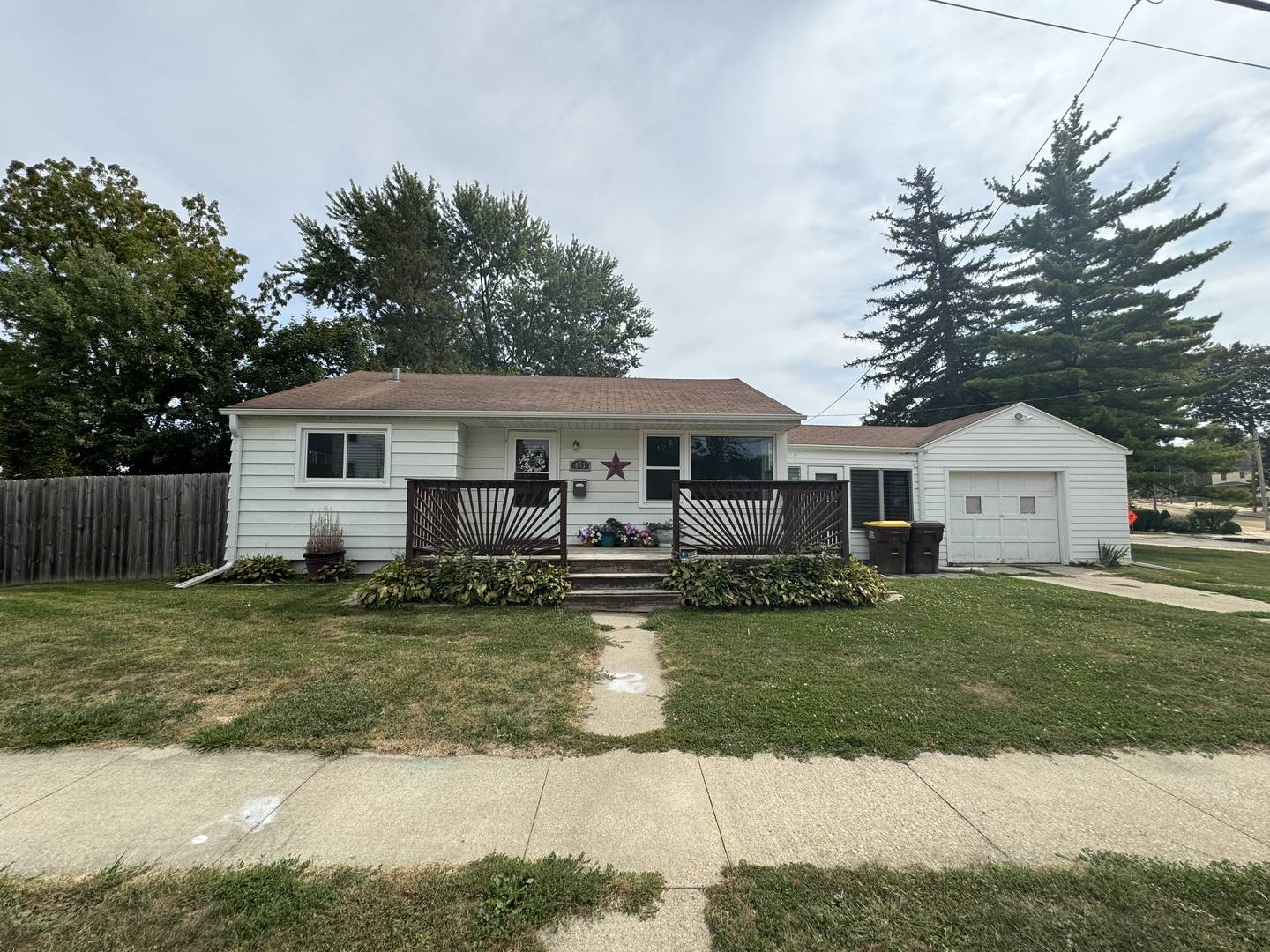 Freeport, IL 61032,825 S Kenwood AVE