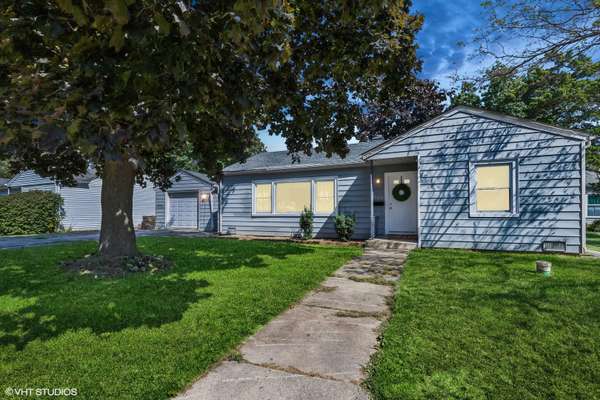 307 S Lake ST, Mundelein, IL 60060