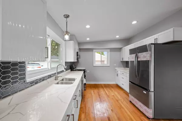 Chicago Heights, IL 60411,331 Sandra LN