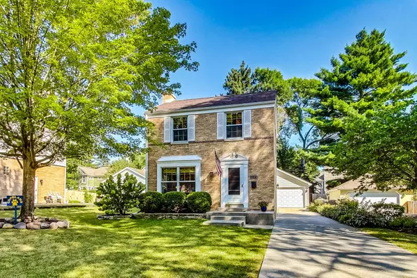 730 E Lincoln AVE, Libertyville, IL 60048
