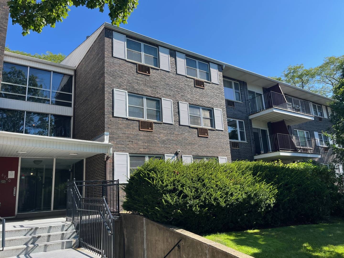 8700 Skokie BLVD #1N,  Skokie,  IL 60077