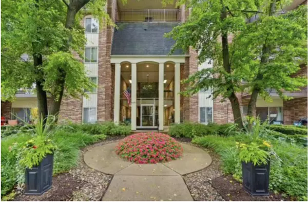 4900 Forest AVE #304, Downers Grove, IL 60515