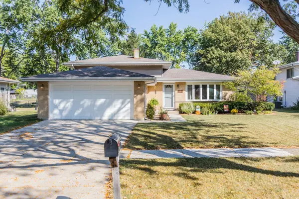 672 BRYN MAWR AVE, Bartlett, IL 60103
