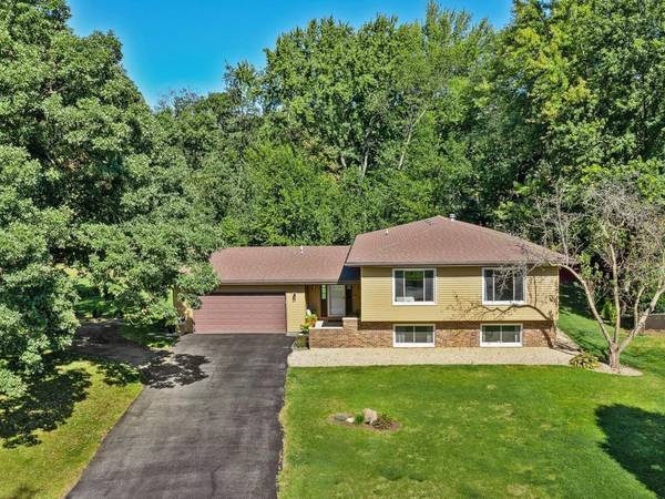 43W371 Thornapple Tree RD, Sugar Grove, IL 60554