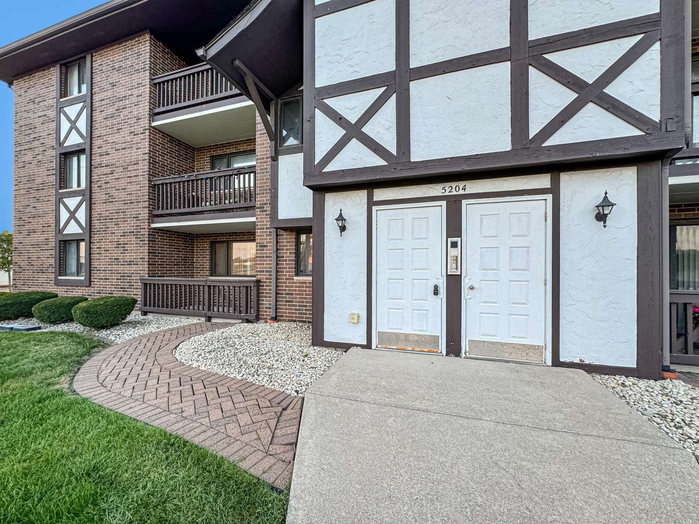 Alsip, IL 60803,5204 W 122nd ST #1D