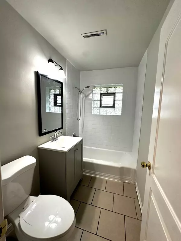 Lansing, IL 60438,18446 Torrence AVE