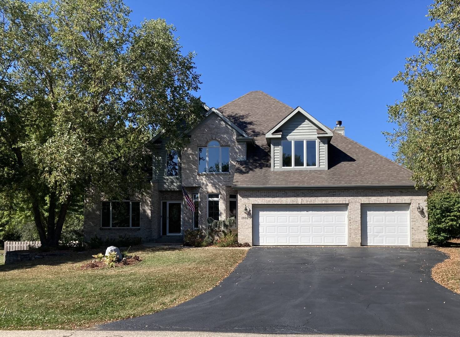 1816 Anthony LN, Mchenry, IL 60051
