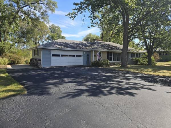 38795 Delany RD, Wadsworth, IL 60083