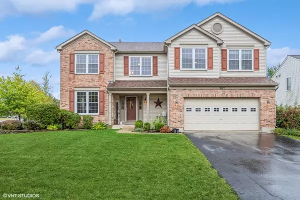 907 Wheatland DR, Crystal Lake, IL 60014