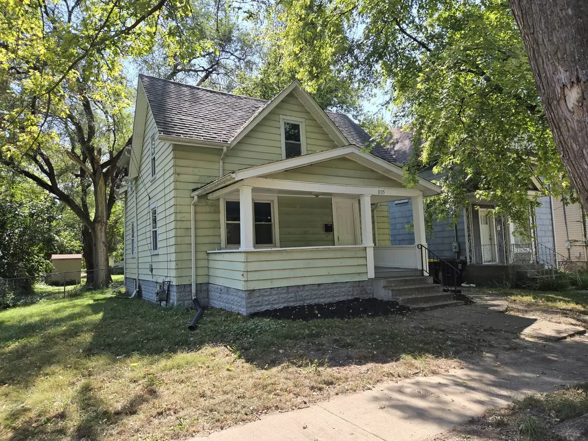 Rockford, IL 61107,1135 Crosby ST