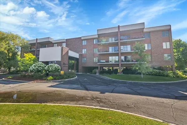 Downers Grove, IL 60516,6525 Main ST #302