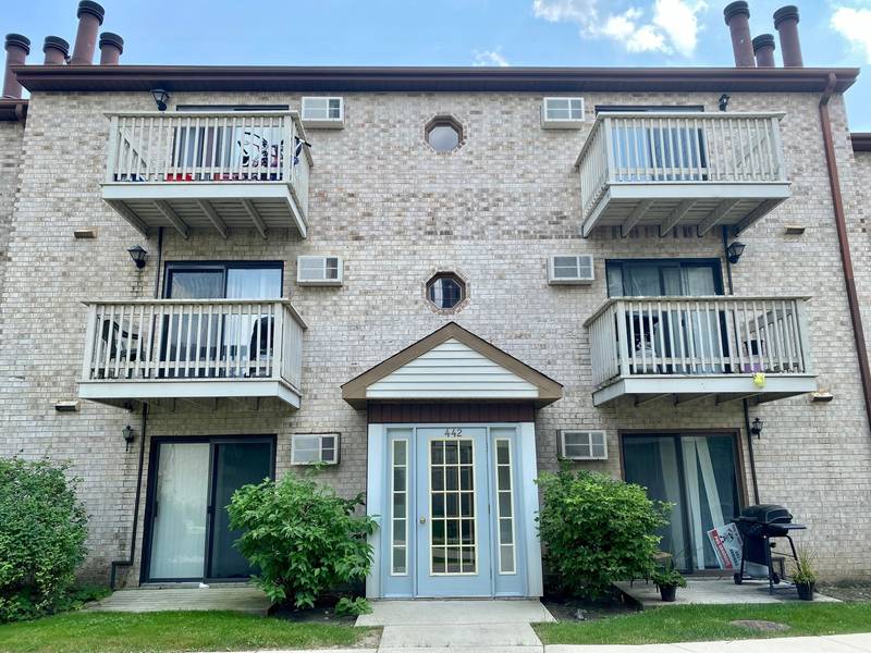 442 E OSAGE LN #3B, Palatine, IL 60067