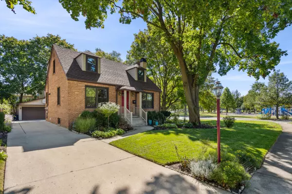 Deerfield, IL 60015,943 Clay CT
