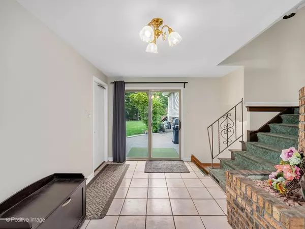 Lemont, IL 60439,11S481 Downers DR