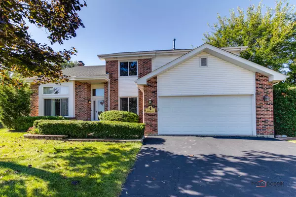 4 MARIA CT, Lake Zurich, IL 60047