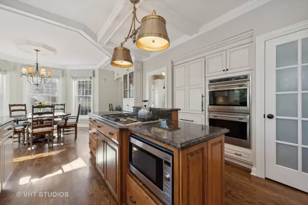 Barrington, IL 60010,942 Lakewood DR