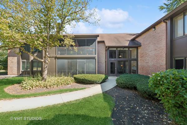 720 Saint Andrews LN #39, Crystal Lake, IL 60014