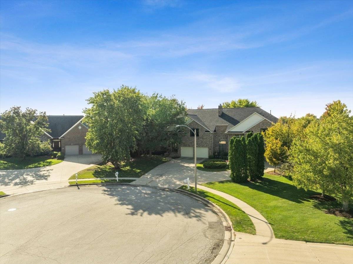 Bloomington, IL 61704,2 Inglewood LN