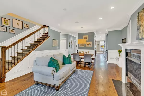 Chicago, IL 60657,1918 W HENDERSON ST