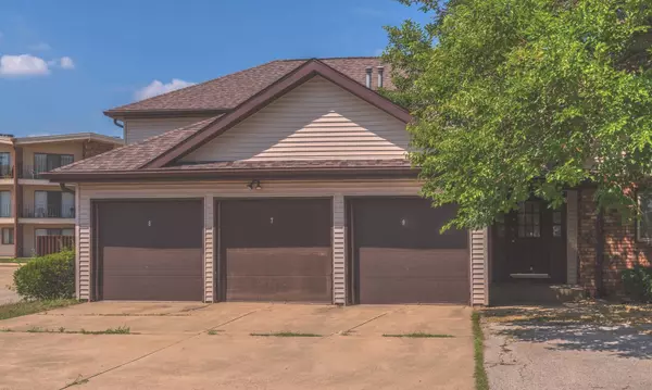 1600 Northbrook DR #B8,  Normal,  IL 61761